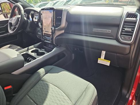 New 2026 RAM 2500 Big Horn AWD/4WD image 17