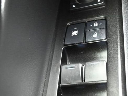 Used 2019 Lexus UX 200 w/ Premium Package FWD image 31