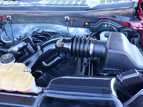 Used 2016 Ford F150 Platinum w/ Equipment Group 701A Luxury AWD/4WD image 41