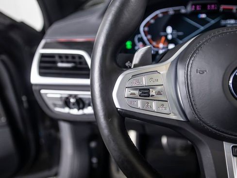 Used 2022 BMW 750i xDrive w/ M Sport Package image 38