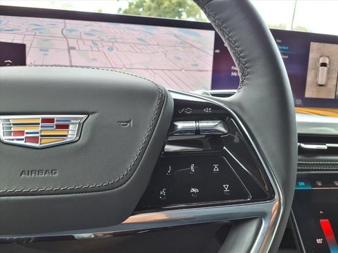 Certified 2026 Cadillac Escalade Platinum Sport w/ LPO, ONYX Package AWD/4WD image 29