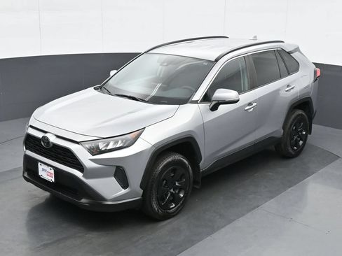 Used 2020 Toyota RAV4 LE w/ All Weather Liner Package AWD/4WD image 17