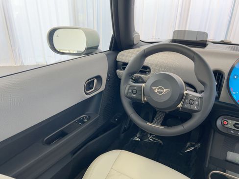 New 2026 MINI Cooper 2-Door Hardtop FWD image 4