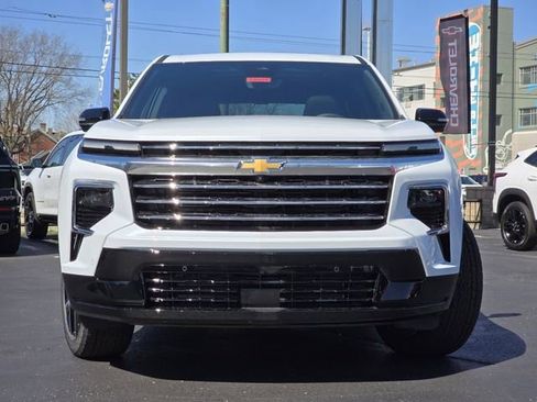 New 2026 Chevrolet Traverse High Country w/ LPO, Floor Liner Package FWD image 9