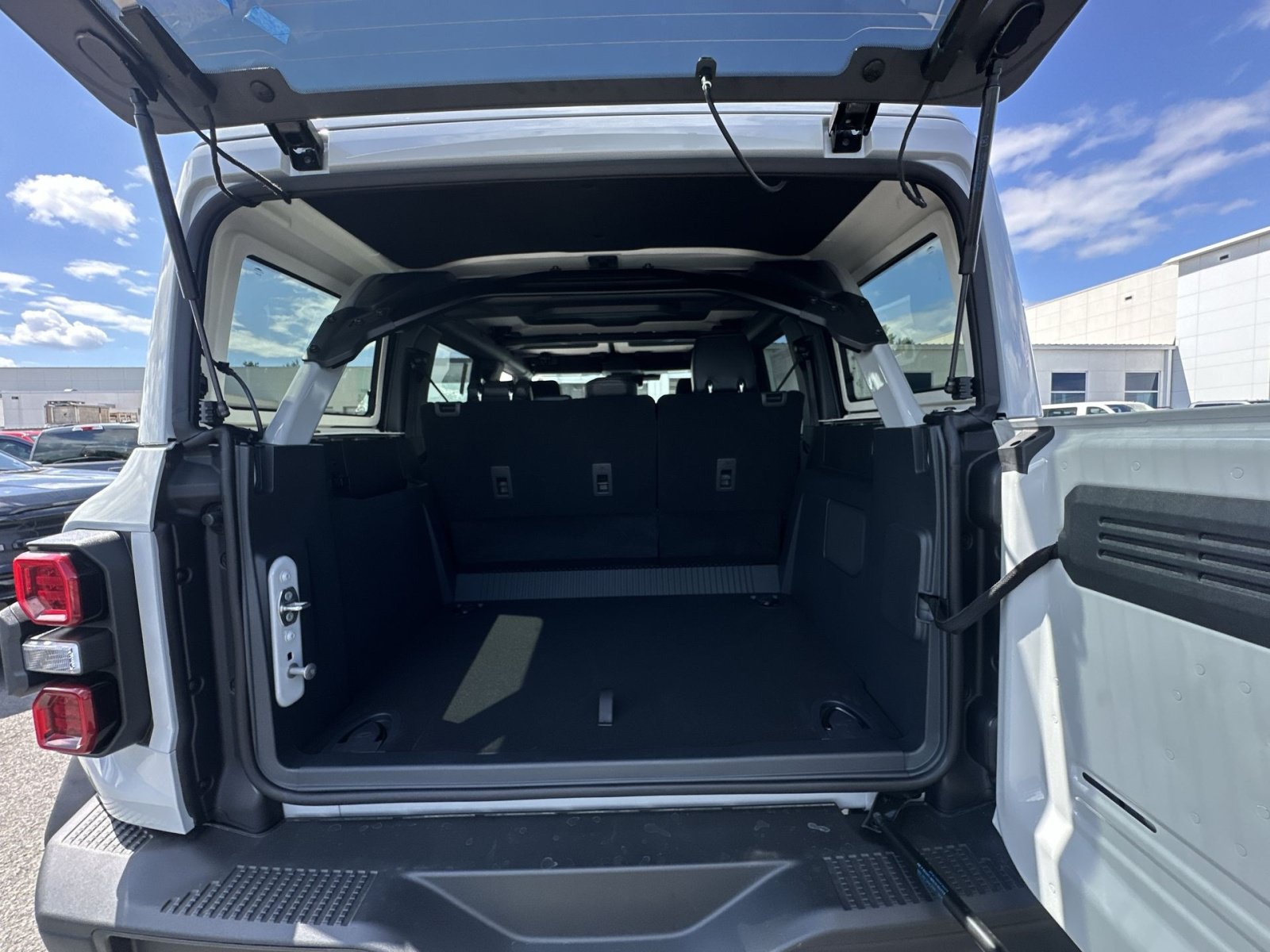 New 2026 Ford Bronco Raptor w/ Interior Carbon Fiber Pack AWD/4WD image 33