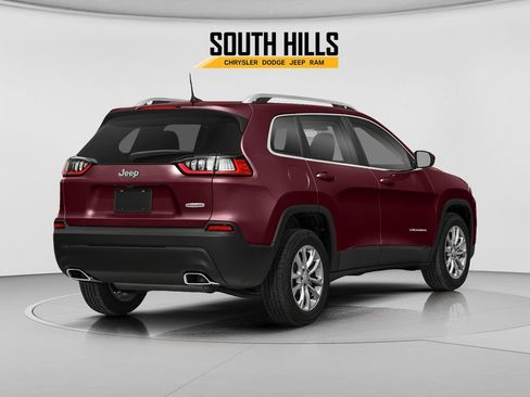 Used 2020 Jeep Cherokee Latitude Plus image 2