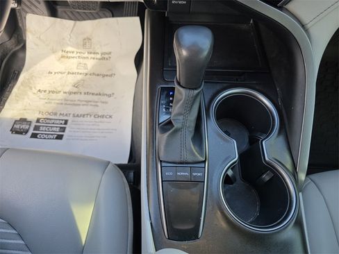 Used 2022 Toyota Camry SE image 27