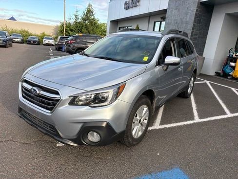 Used 2018 Subaru Outback 2.5i Premium AWD/4WD image 3