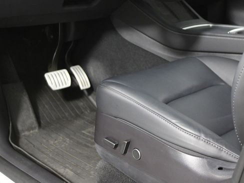 Used 2022 Tesla Model Y Performance image 24