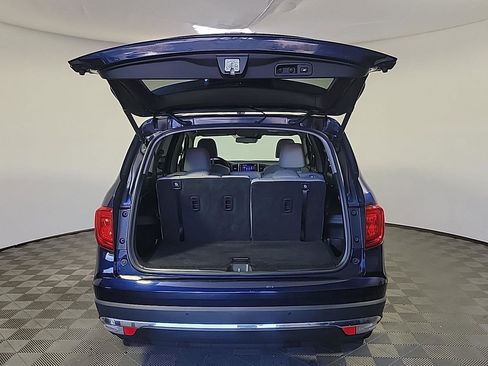 Used 2017 Honda Pilot Touring image 6
