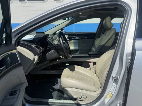Used 2017 Lincoln MKZ Reserve FWD image 6