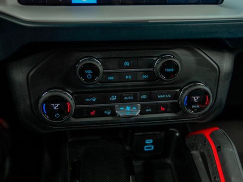 Used 2025 Ford Bronco Heritage Edition AWD/4WD image 28