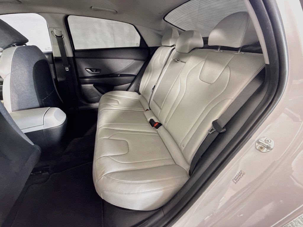 Used 2023 Hyundai Elantra Limited FWD image 28