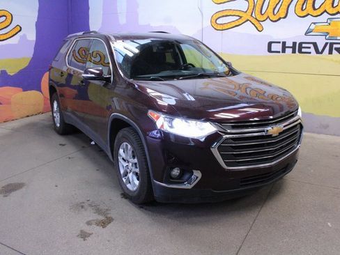 Used 2018 Chevrolet Traverse LT image 2
