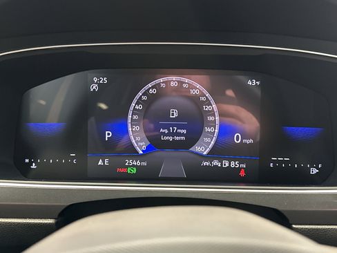 Used 2024 Volkswagen Tiguan SE R-Line image 39