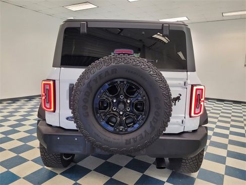 Used 2023 Ford Bronco Wildtrak image 6