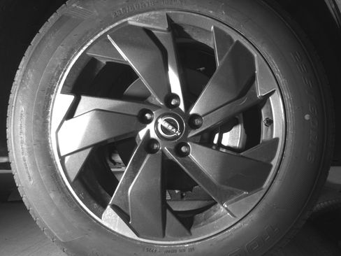 Used 2025 Nissan Rogue SV image 13