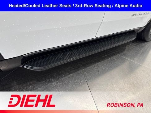 Used 2024 Jeep Wagoneer Series III AWD/4WD image 8