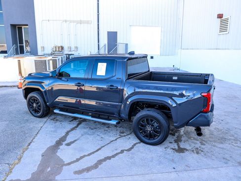 Used 2025 Toyota Tacoma SR5 image 10