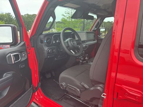 Certified 2025 Jeep Wrangler Unlimited Rubicon 4xe w/ Convenience Group AWD/4WD image 45