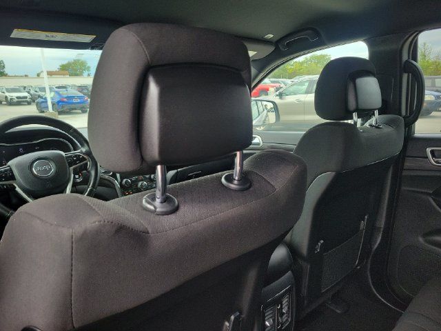 Used 2020 Jeep Grand Cherokee Laredo AWD/4WD image 9