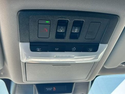 Used 2023 Nissan Rogue SL w/ SL Premium Package image 24