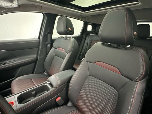 New 2025 Nissan Kicks SR w/ SR Premium Package image 9