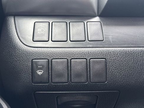 Used 2018 Toyota Highlander LE image 15