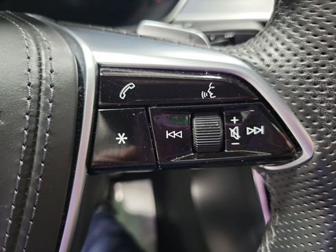 Used 2022 Audi S8 image 45