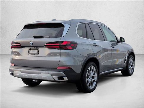 Used 2026 BMW X5 xDrive40i w/ Premium Package AWD/4WD image 2