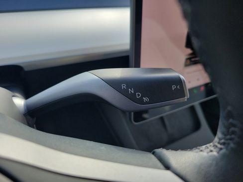 Used 2023 Tesla Model Y Long Range image 30