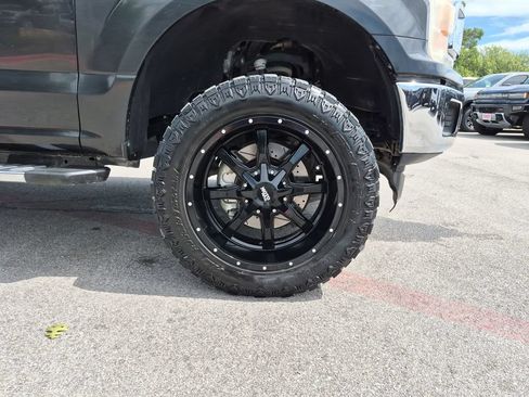 Used 2019 Ford F150 XLT w/ Equipment Group 302A Luxury RWD image 14