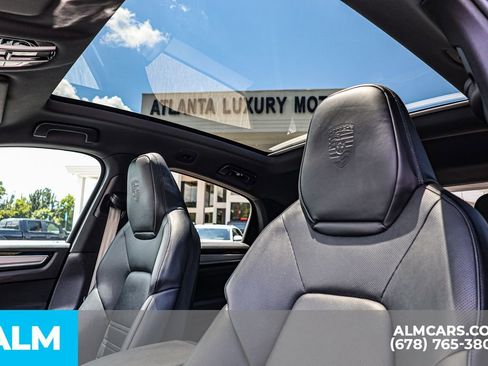 Used 2023 Porsche Cayenne Platinum Edition image 28