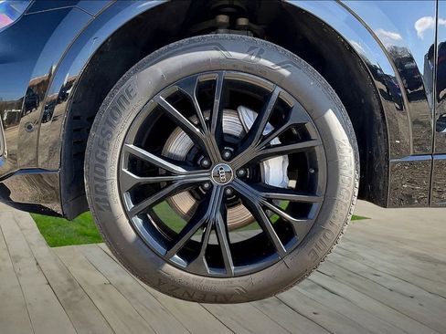 Used 2021 Audi Q8 Premium w/ Black Optic Package image 34