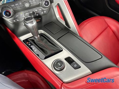 Used 2015 Chevrolet Corvette Z06 w/ 3LZ Preferred Equipment Group RWD image 29
