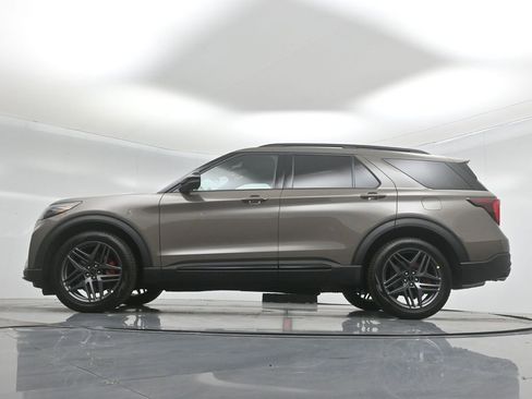 New 2026 Ford Explorer ST w/ Sun And Sound Package image 7