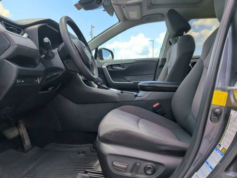 Used 2019 Toyota RAV4 XLE w/ Convenience Package AWD/4WD image 10