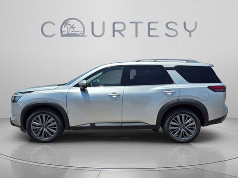 Certified 2024 Nissan Pathfinder SL w/ SL Premium Package AWD/4WD image 2