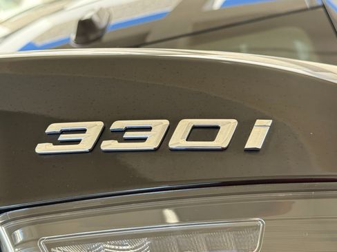 Used 2025 BMW 330i Sedan w/ Convenience Package image 17