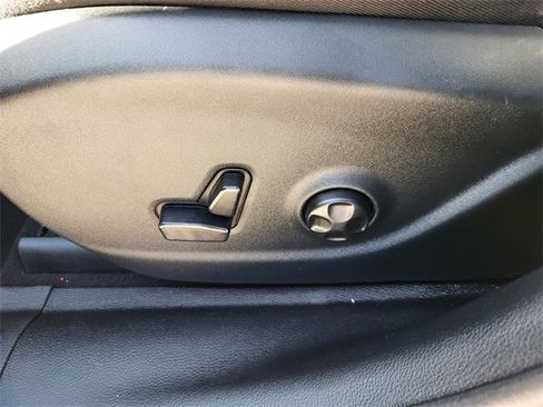 Used 2020 Jeep Cherokee Latitude Plus image 14