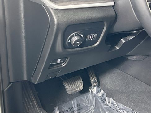 Used 2022 Jeep Grand Cherokee Limited image 10