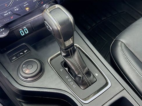 Used 2022 Ford Ranger Lariat w/ Equipment Group 501A High image 32