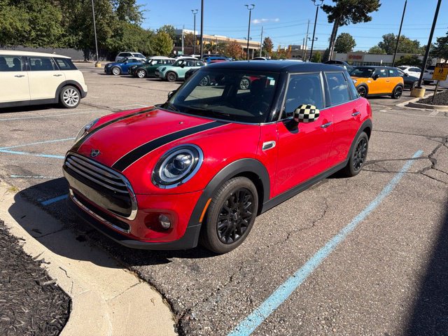 Used 2019 MINI Cooper 4-Door Hardtop w/ Premium Package FWD image 1