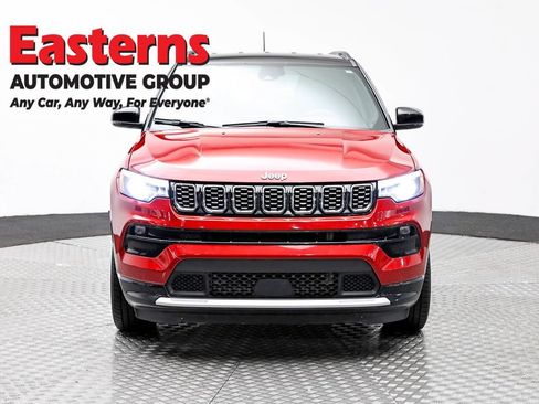 Used 2025 Jeep Compass Limited w/ Elite Group AWD/4WD image 2