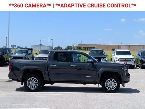 Used 2025 Toyota Tacoma Limited AWD/4WD image 10