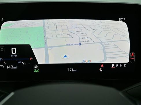 New 2025 Chevrolet Equinox EV LT image 30