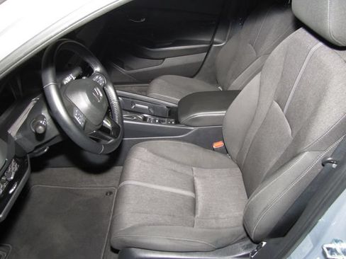 Used 2023 Honda Accord Sport image 9