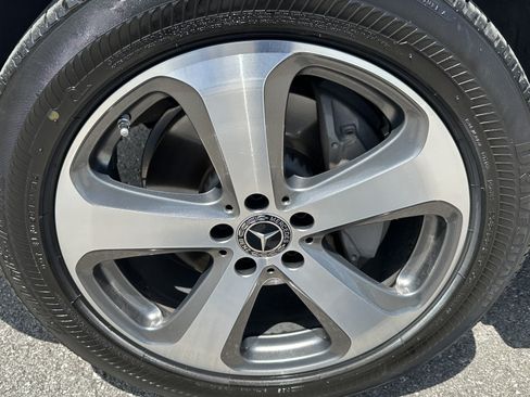 Used 2018 Mercedes-Benz GLC 300 4MATIC image 12