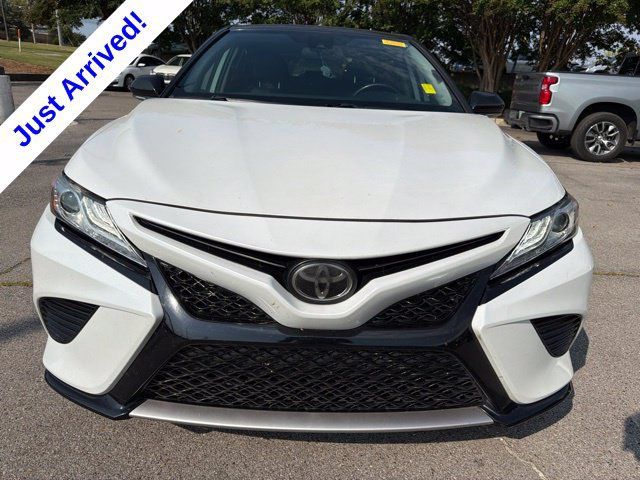 Used 2020 Toyota Camry XSE FWD image 8