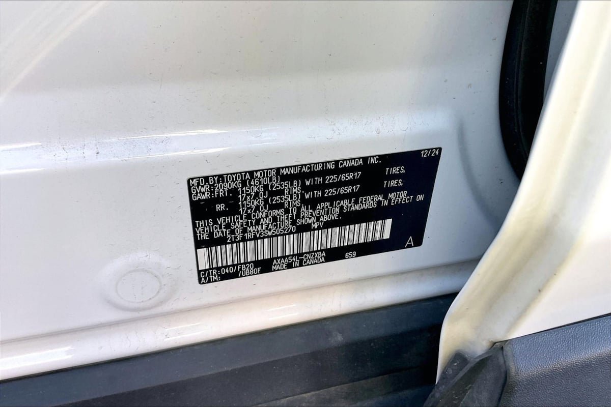 Used 2025 Toyota RAV4 LE AWD/4WD image 5
